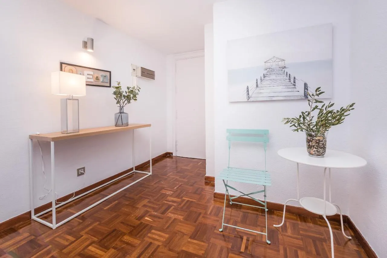Apartamentos Paseo De La Farola Málaga 0*,  Espagne