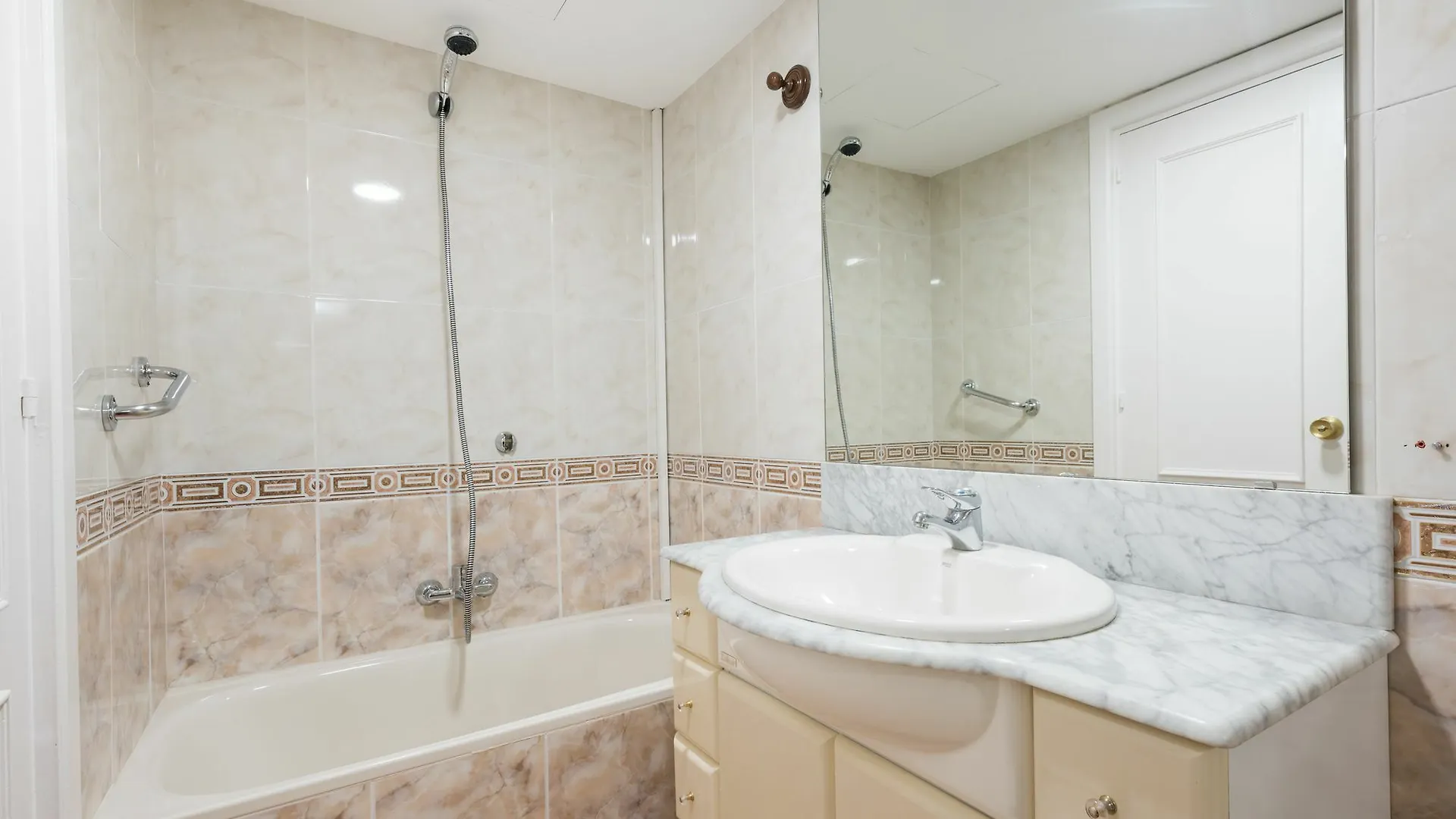 Apartamentos Paseo De La Farola Málaga Appartement