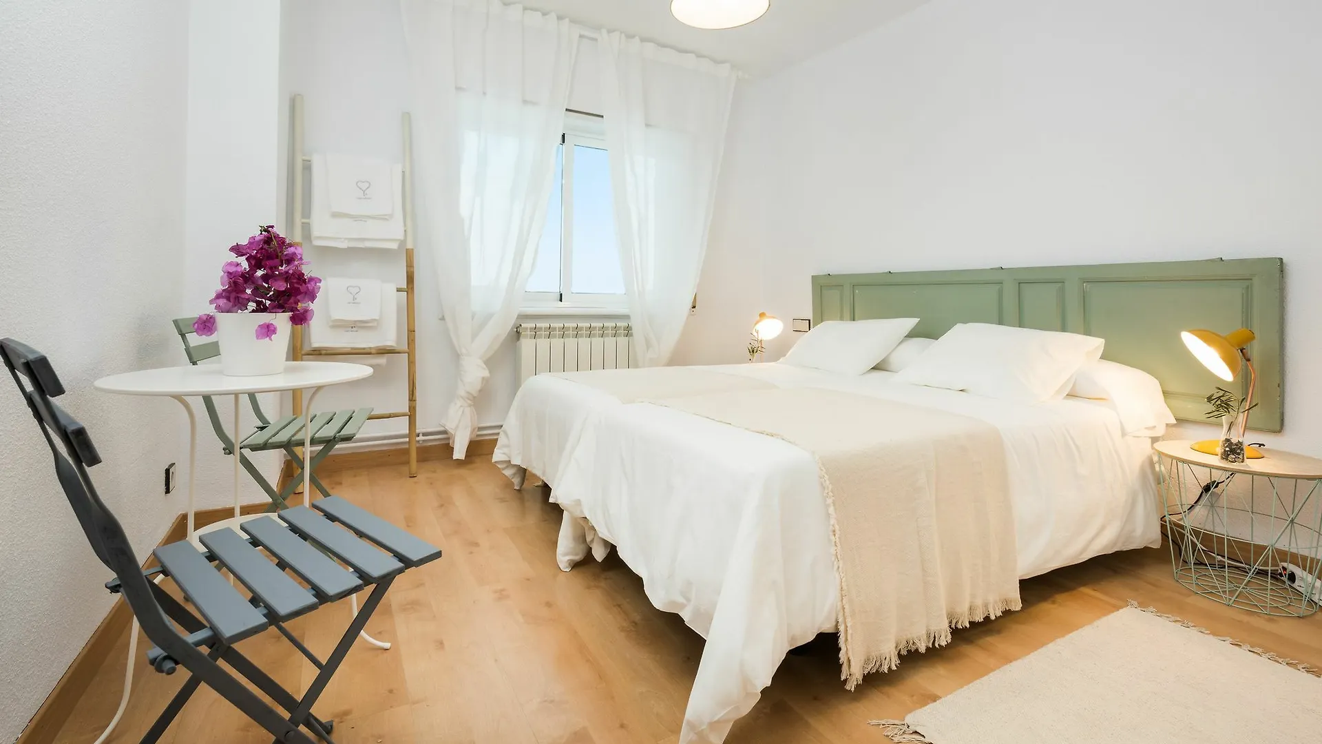 Apartamentos Paseo De La Farola Málaga 0*,